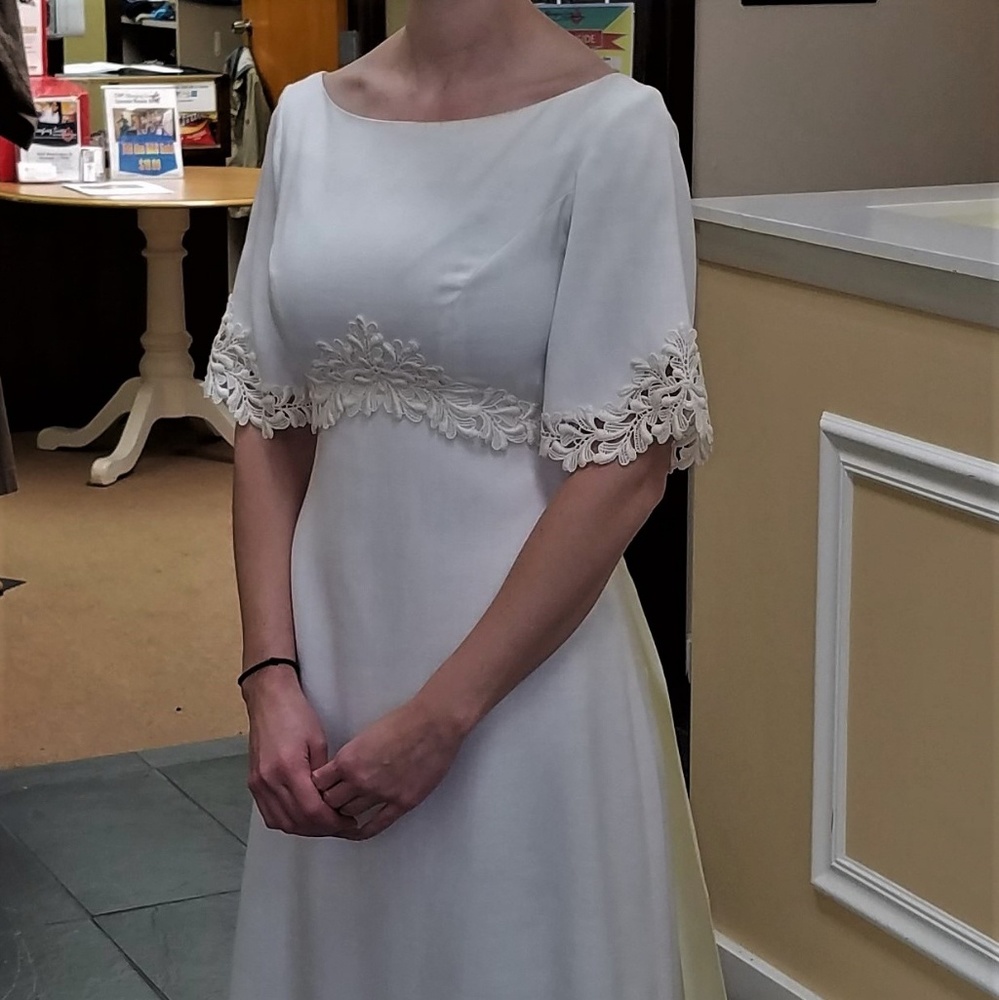 Off-White Vintage Wedding Dress sz 2